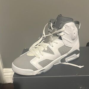 Jordan Men's Sneakers - Gray and White